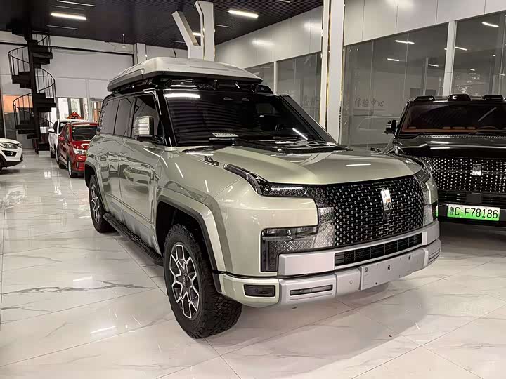 Фото 3 - BYD Yangwang U8