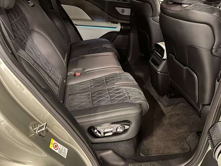 Фото 6 - BYD Yangwang U8