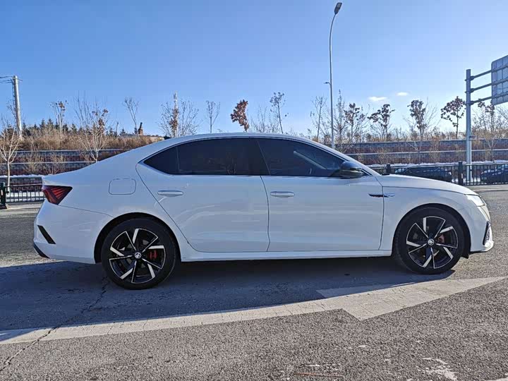 Фото 13 - Skoda Octavia Pro