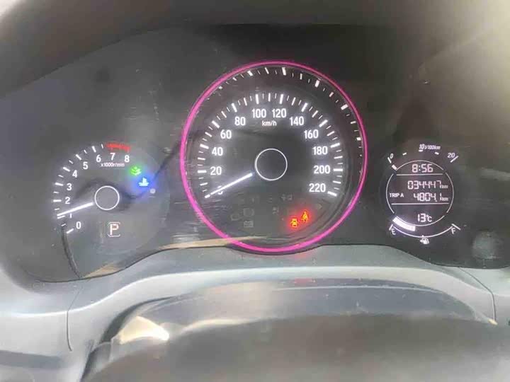 Фото 11 - Honda Vezel