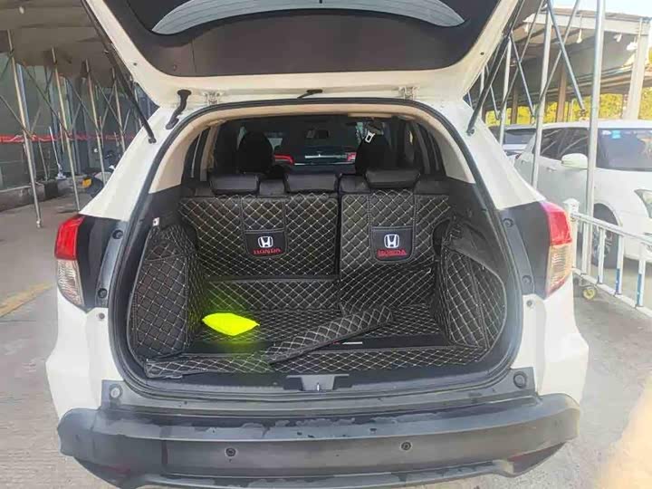 Фото 12 - Honda Vezel