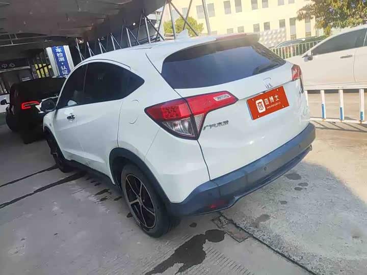 Фото 3 - Honda Vezel