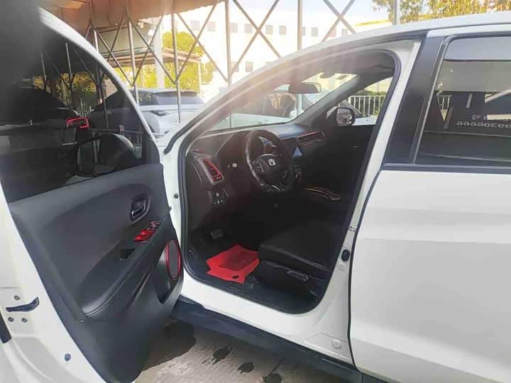 Фото 8 - Honda Vezel