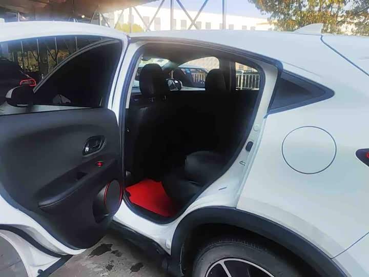 Фото 9 - Honda Vezel