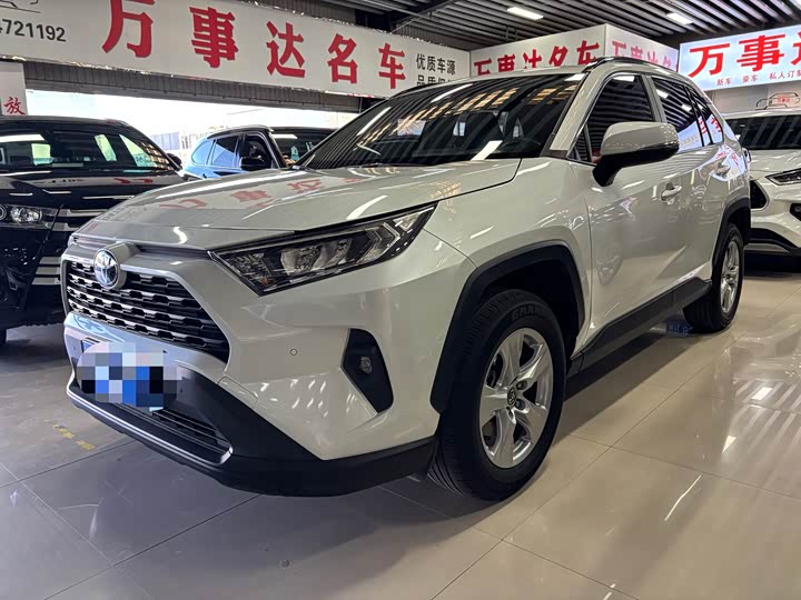 Фото 1 - Toyota RAV4