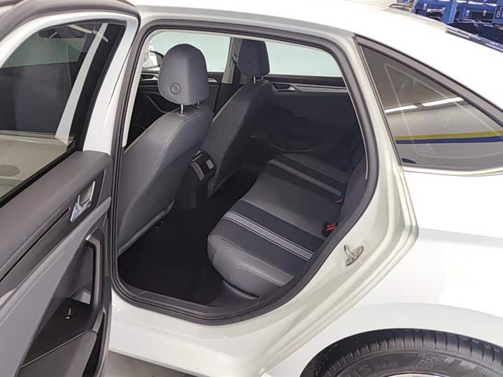 Фото 11 - Volkswagen Sagitar L