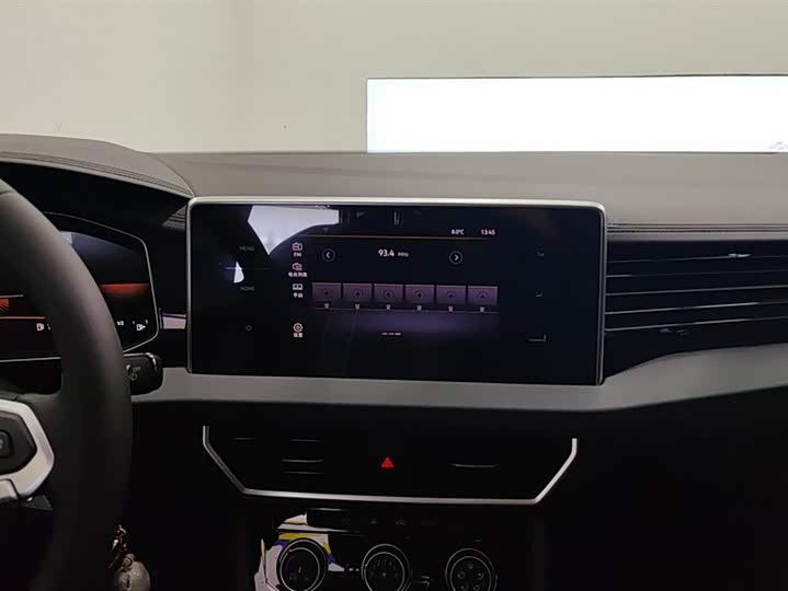 Фото 13 - Volkswagen Sagitar L