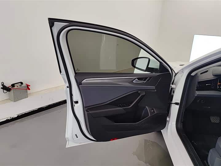 Фото 7 - Volkswagen Sagitar L