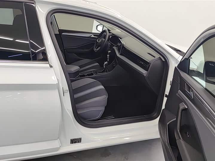 Фото 8 - Volkswagen Sagitar L