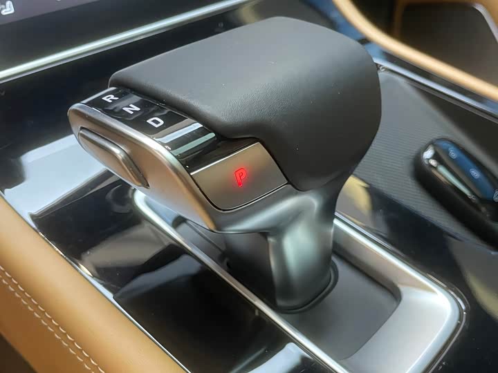 Фото 12 - LiXiang One