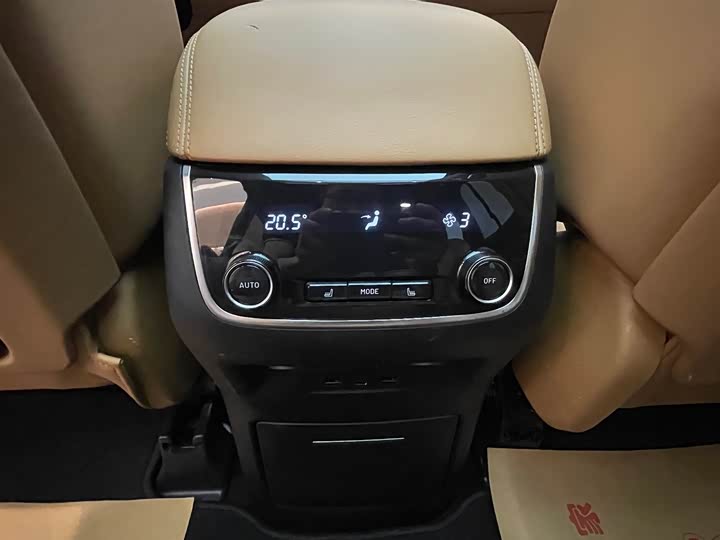 Фото 17 - LiXiang One