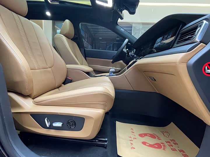 Фото 22 - LiXiang One