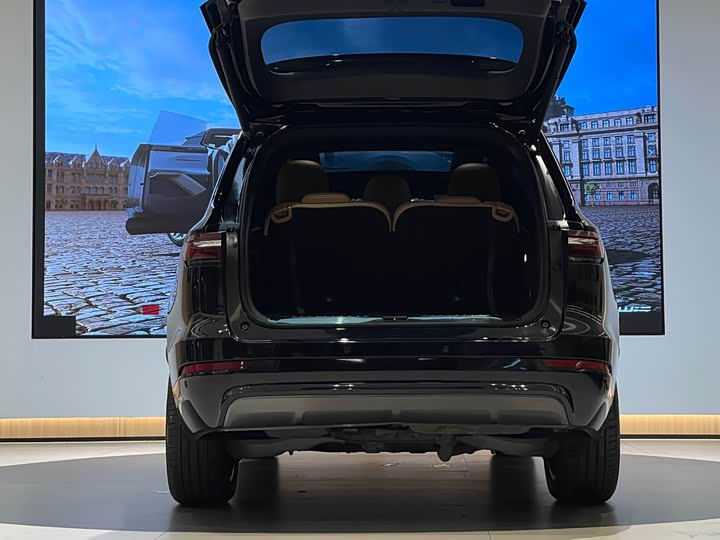 Фото 27 - LiXiang One