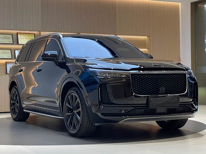 Фото 4 - LiXiang One