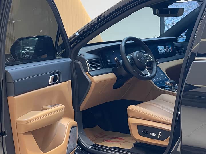 Фото 8 - LiXiang One