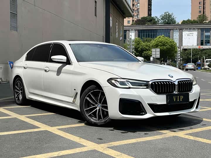 Фото 3 - BMW 5 Series