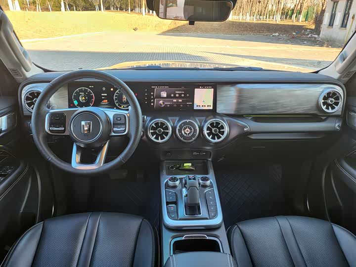 Фото 6 - Tank 300