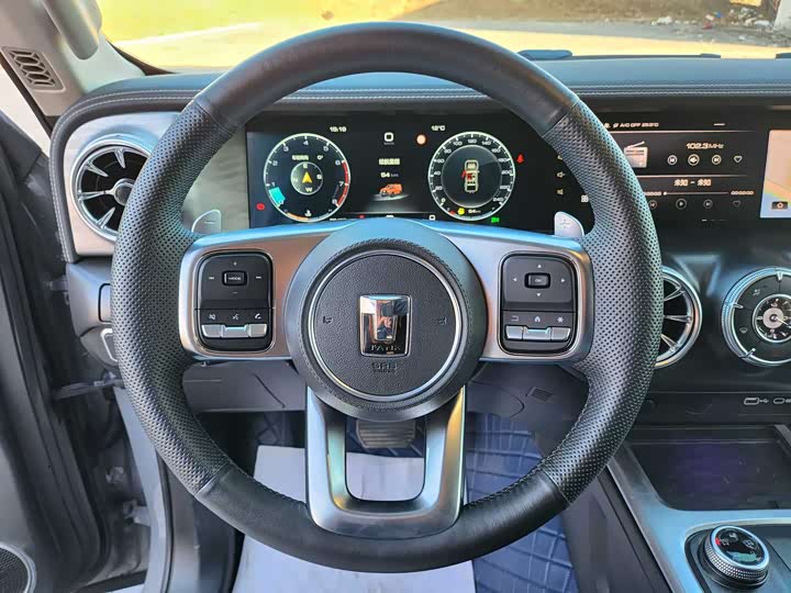 Фото 7 - Tank 300