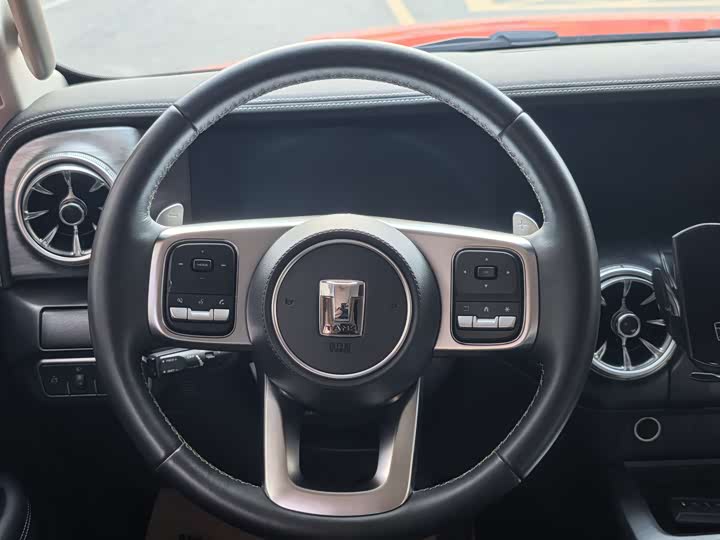 Фото 10 - Tank 300