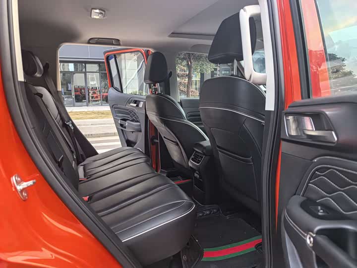 Фото 11 - Tank 300