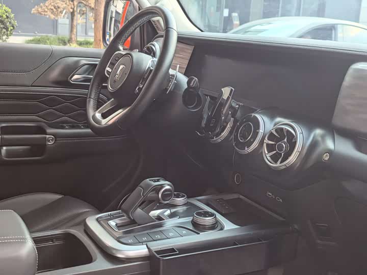 Фото 13 - Tank 300