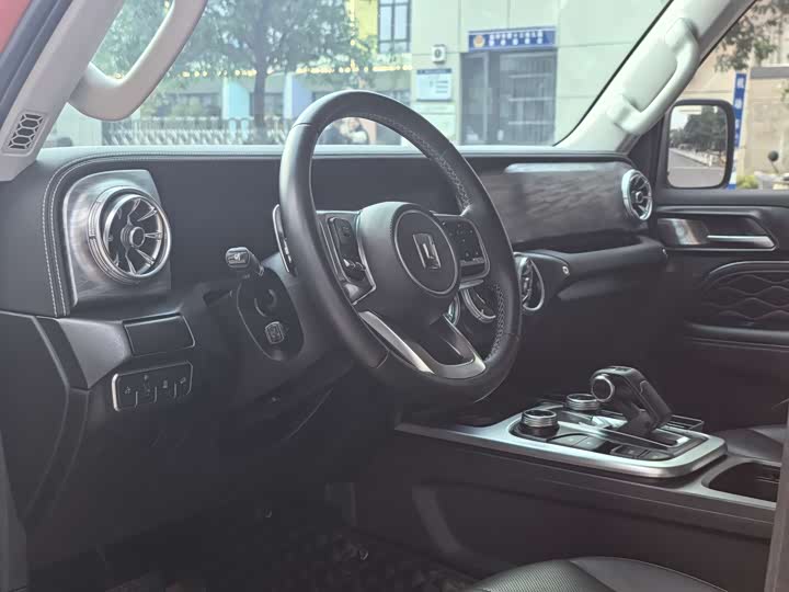 Фото 5 - Tank 300