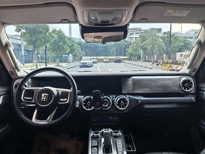 Фото 8 - Tank 300