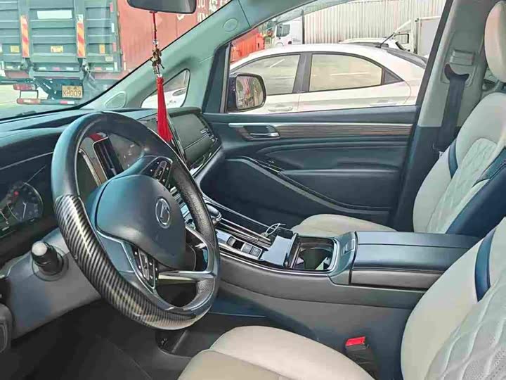 Фото 3 - GAC Trumpchi M8