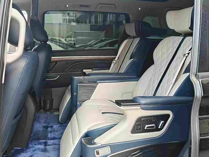 Фото 4 - GAC Trumpchi M8