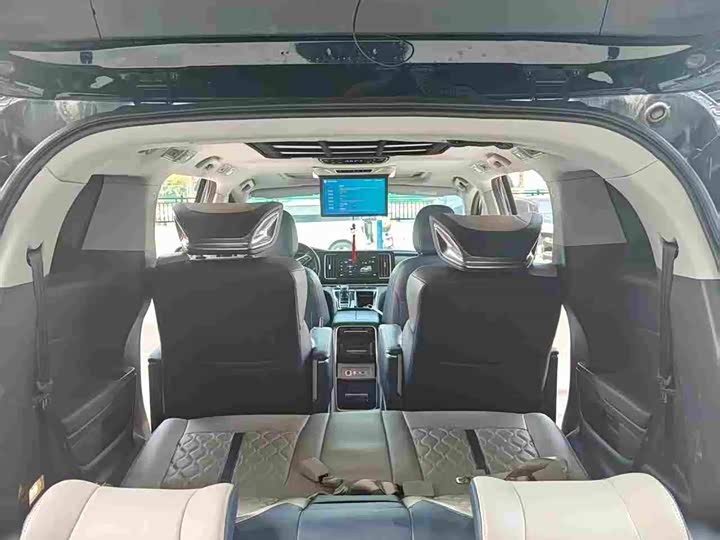 Фото 7 - GAC Trumpchi M8