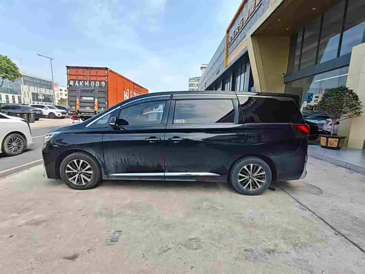 Фото 9 - GAC Trumpchi M8