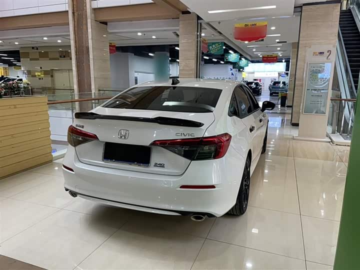 Фото 8 - Honda Civic