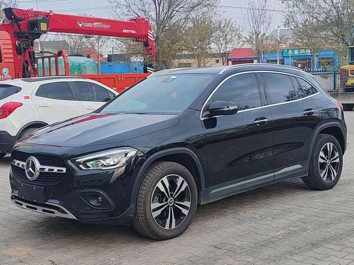 Фото 1 - Mercedes-Benz GLA-Class