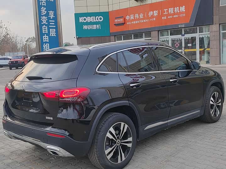 Фото 4 - Mercedes-Benz GLA-Class