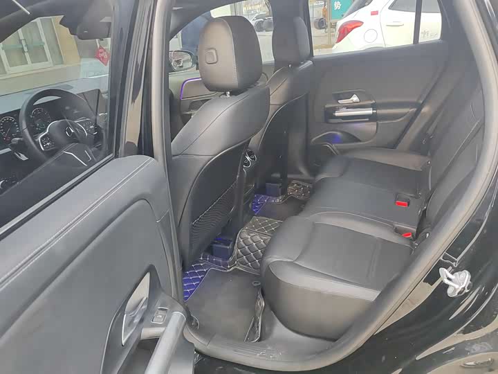 Фото 7 - Mercedes-Benz GLA-Class