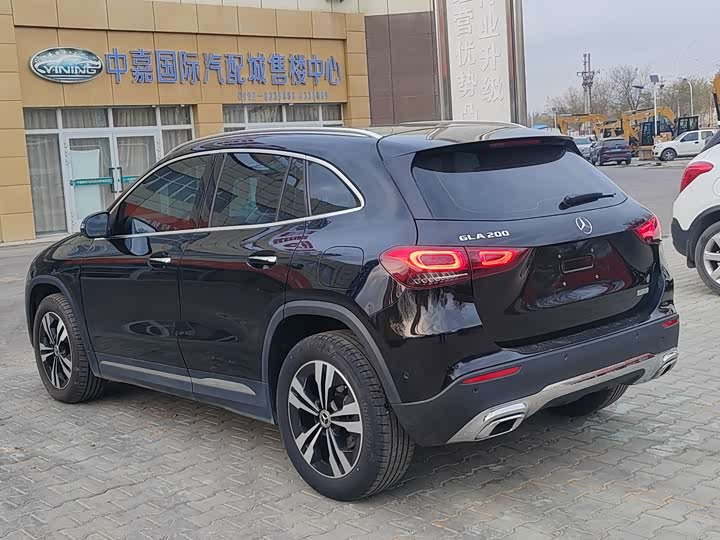 Фото 8 - Mercedes-Benz GLA-Class
