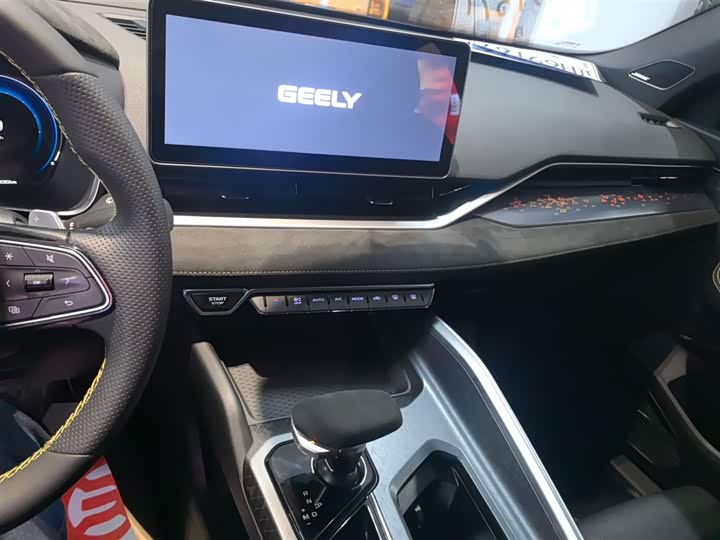 Фото 10 - Geely Preface