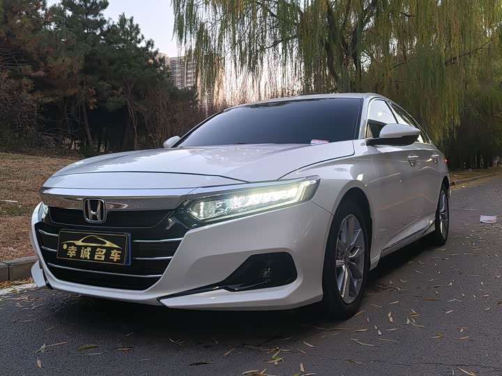 Фото 3 - Honda Accord