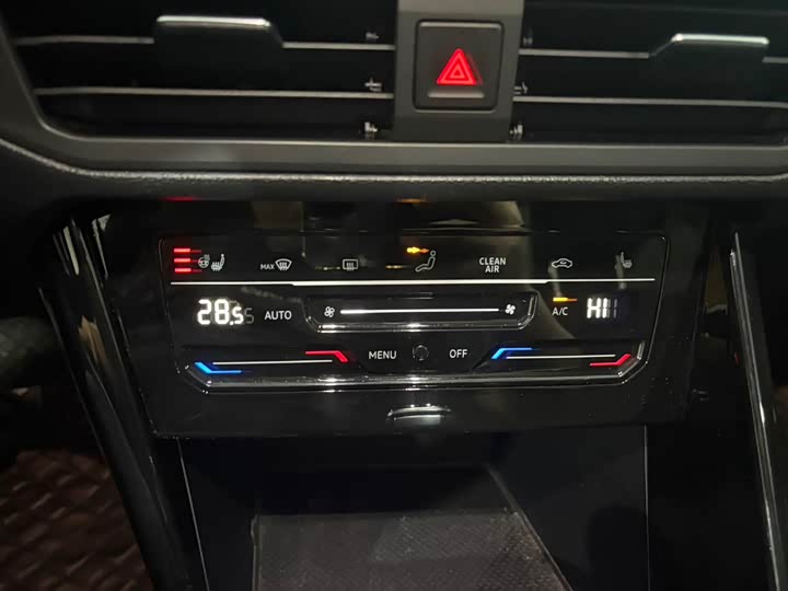 Фото 13 - Volkswagen Tayron