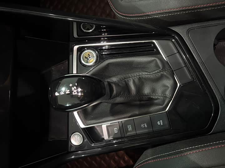 Фото 14 - Volkswagen Tayron