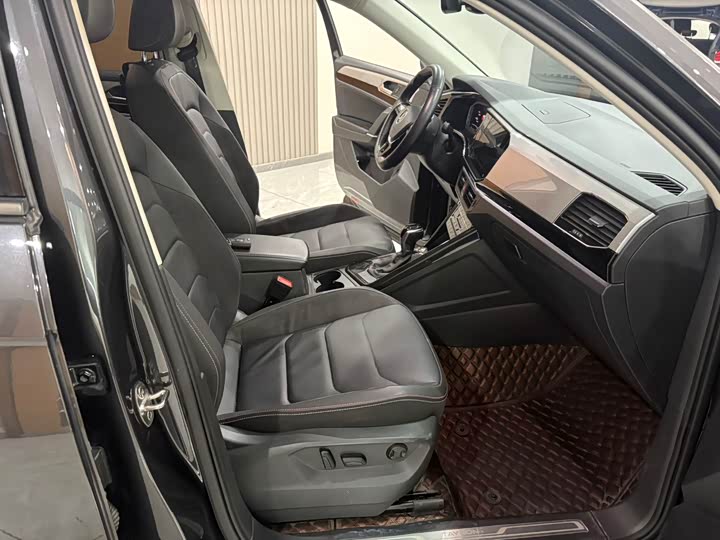 Фото 19 - Volkswagen Tayron