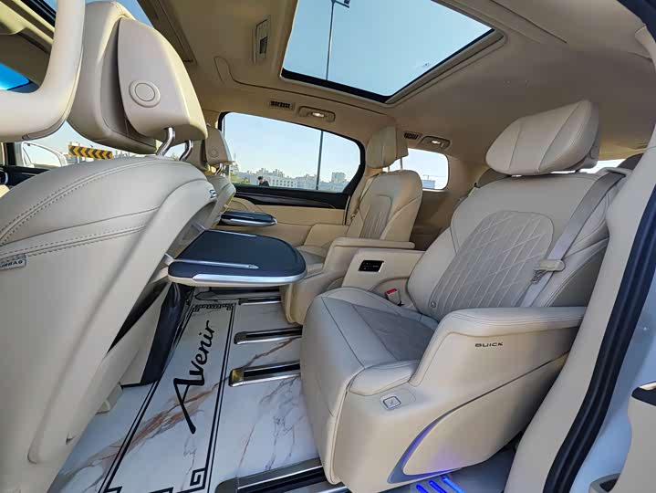 Фото 9 - Buick GL8 ES