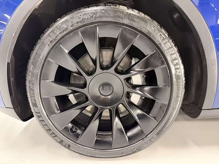 Фото 11 - Tesla Model Y