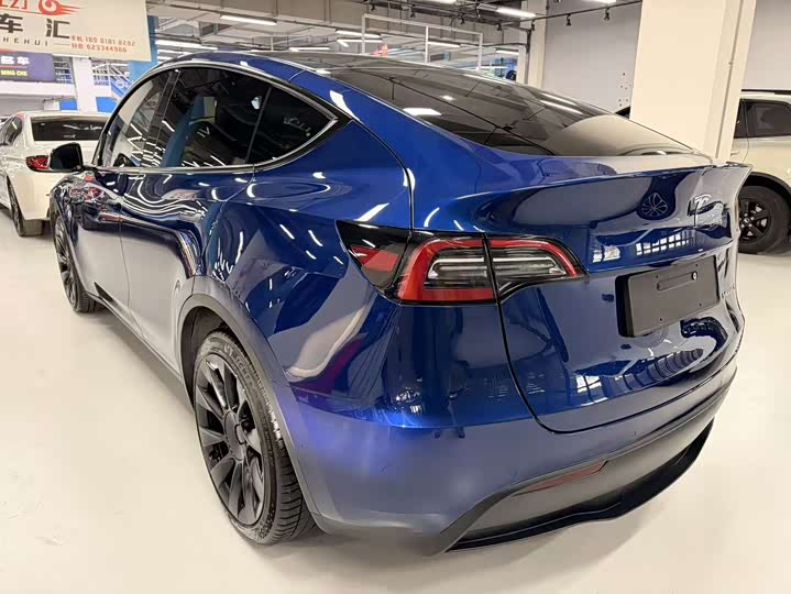 Фото 12 - Tesla Model Y