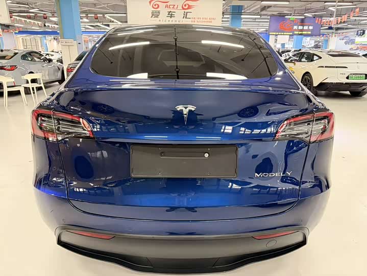 Фото 15 - Tesla Model Y
