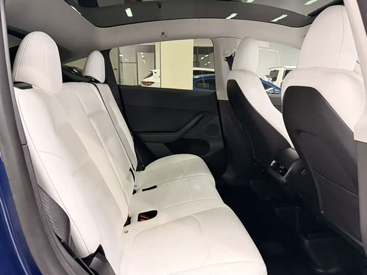 Фото 9 - Tesla Model Y