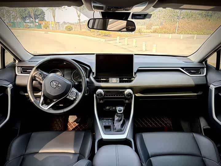 Фото 9 - Toyota Wildlander