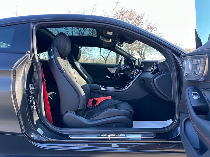 Фото 9 - Mercedes-Benz C-Class AMG