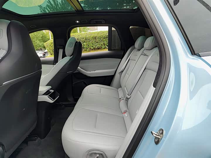 Фото 8 - Nio ES6