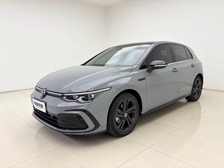 Фото 1 - Volkswagen Golf